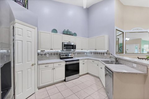 House in North Port, Florida 3 bedrooms, 138.24 sq.m. № 1757627 - photo 10