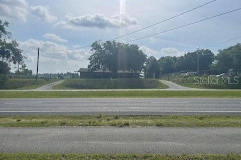 Immobilier commercial à Dade City, Floride 514.31 m2 № 2097890