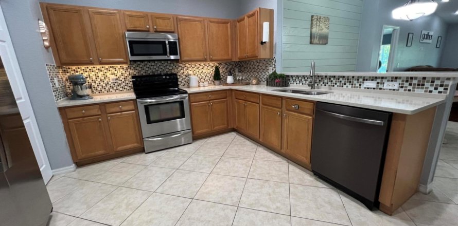 House in Stuart, Florida 4 bedrooms, 196.21 sq.m. № 1179850