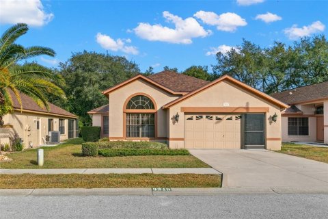 House in Hudson, Florida 3 bedrooms, 183.85 sq.m. № 1919196 - photo 1