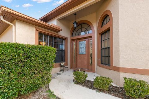 House in Hudson, Florida 3 bedrooms, 183.85 sq.m. № 1919196 - photo 2