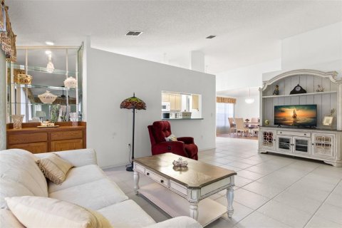 House in Hudson, Florida 3 bedrooms, 183.85 sq.m. № 1919196 - photo 4
