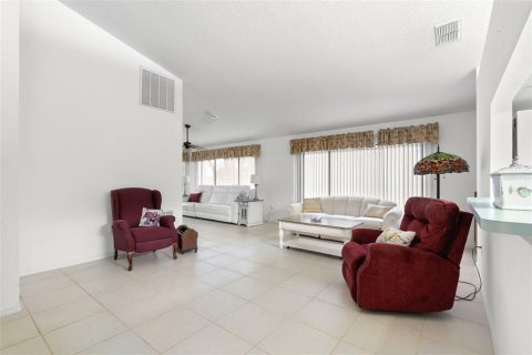 House in Hudson, Florida 3 bedrooms, 183.85 sq.m. № 1919196 - photo 7