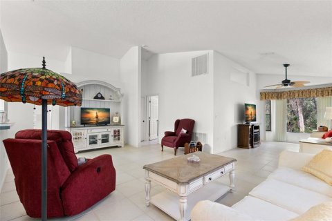 House in Hudson, Florida 3 bedrooms, 183.85 sq.m. № 1919196 - photo 5