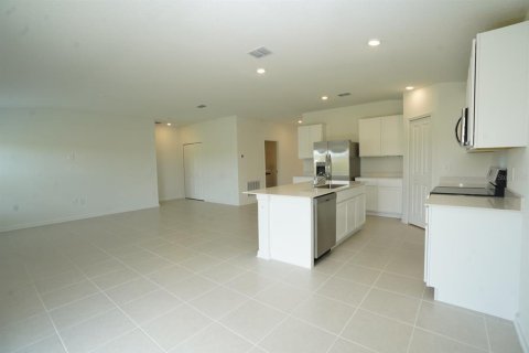 Casa en alquiler en Lake Wales, Florida, 4 dormitorios, 169.45 m2 № 1908475 - foto 6