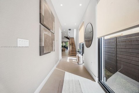 Townhouse in Fort Lauderdale, Florida 3 bedrooms, 103.12 sq.m. № 1953540 - photo 4