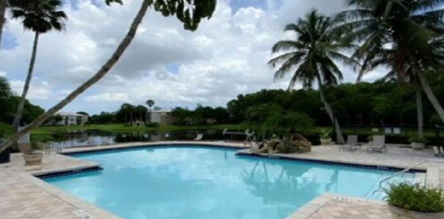 Condominio en Royal Palm Beach, Florida, 2 dormitorios № 1120285