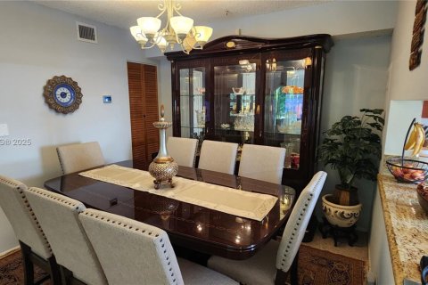 Condo in Pompano Beach, Florida, 2 bedrooms  № 1934249 - photo 9