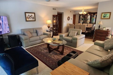 Condo in Pompano Beach, Florida, 2 bedrooms  № 1934249 - photo 5