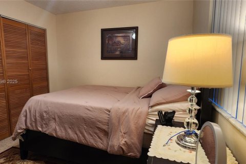 Condo in Pompano Beach, Florida, 2 bedrooms  № 1934249 - photo 21