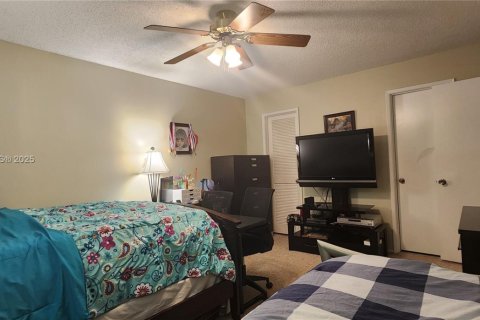 Condo in Pompano Beach, Florida, 2 bedrooms  № 1934249 - photo 16