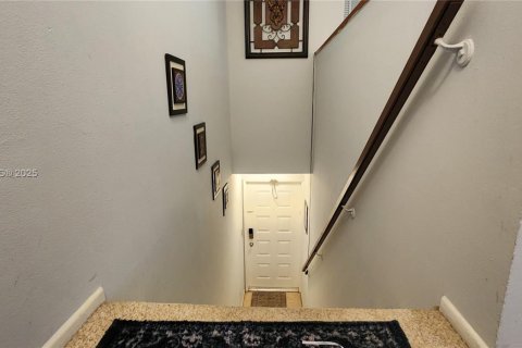 Condo in Pompano Beach, Florida, 2 bedrooms  № 1934249 - photo 25