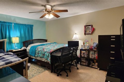 Condo in Pompano Beach, Florida, 2 bedrooms  № 1934249 - photo 14