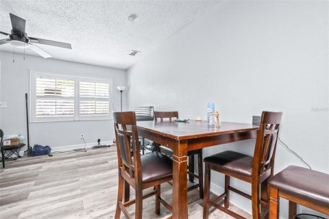 Commercial property in Saint Petersburg, Florida 4 bedrooms, 121.14 sq.m. № 2222325 - photo 12