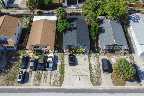 Commercial property in Saint Petersburg, Florida 4 bedrooms, 121.14 sq.m. № 2222325 - photo 30