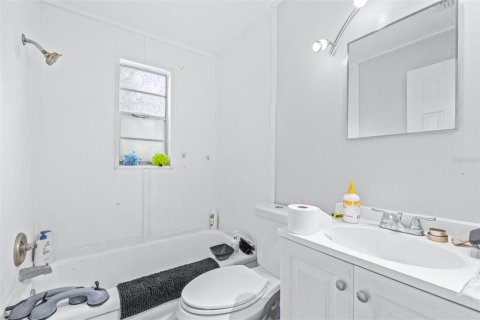 Commercial property in Saint Petersburg, Florida 4 bedrooms, 121.14 sq.m. № 2222325 - photo 17