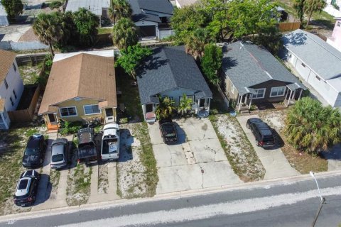 Commercial property in Saint Petersburg, Florida 4 bedrooms, 121.14 sq.m. № 2222325 - photo 25