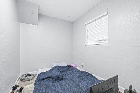 Commercial property in Saint Petersburg, Florida 4 bedrooms, 121.14 sq.m. № 2222325 - photo 18