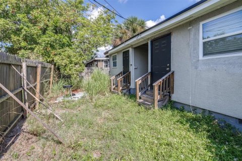 Commercial property in Saint Petersburg, Florida 4 bedrooms, 121.14 sq.m. № 2222325 - photo 21