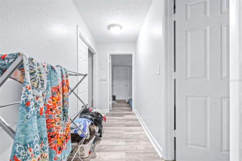 Commercial property in Saint Petersburg, Florida 4 bedrooms, 121.14 sq.m. № 2222325 - photo 13