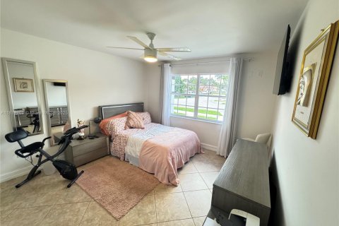 Купить виллу или дом в Майами, Флорида 3 спальни, 161м2, № 1932549 - фото 13