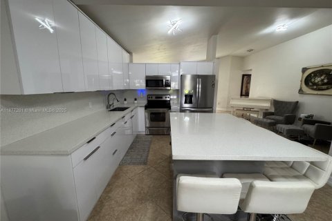 Купить виллу или дом в Майами, Флорида 3 спальни, 161м2, № 1932549 - фото 6