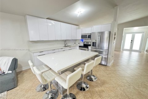 Купить виллу или дом в Майами, Флорида 3 спальни, 161м2, № 1932549 - фото 8