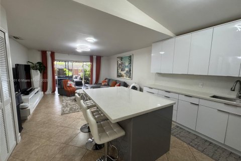 Купить виллу или дом в Майами, Флорида 3 спальни, 161м2, № 1932549 - фото 7