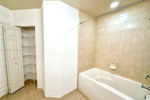 Condo in Aventura, Florida, 1 bedroom  № 1633811 - photo 20