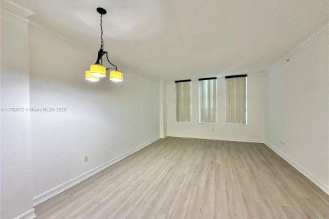 Condo in Aventura, Florida, 1 bedroom  № 1633811 - photo 11