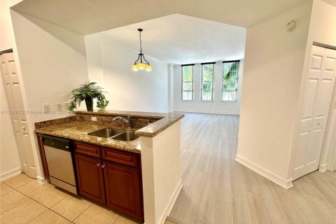 Condo in Aventura, Florida, 1 bedroom  № 1633811 - photo 2