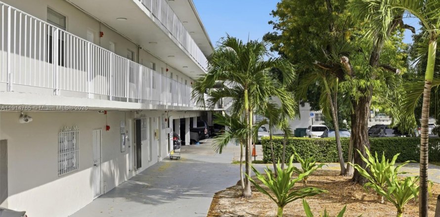 Apartamento en Opa-locka, Florida 1 dormitorio № 1970494