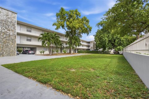 Apartamento en alquiler en Opa-locka, Florida, 1 dormitorio № 1970494 - foto 4