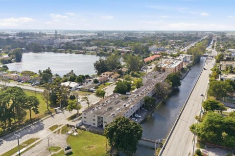 Apartamento en alquiler en Opa-locka, Florida, 1 dormitorio № 1970494 - foto 29