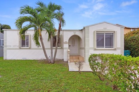 House in Miami, Florida 3 bedrooms, 92.44 sq.m. № 2011918