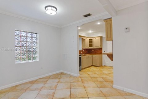 Villa ou maison à vendre à Miami, Floride: 3 chambres, 92.44 m2 № 2011918 - photo 6