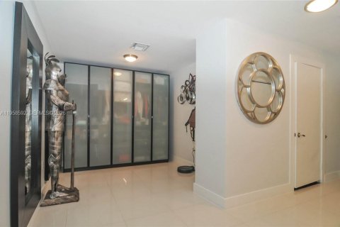 Copropriété à louer à Miami, Floride: 1 chambre, 95.78 m2 № 2020839 - photo 4