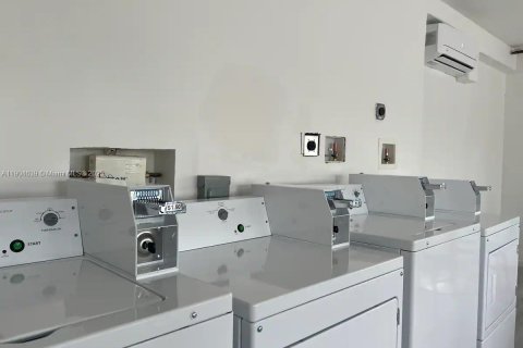 Apartment in Pompano Beach, Florida 1 bedroom, 497.58 sq.m. № 1955128 - photo 8