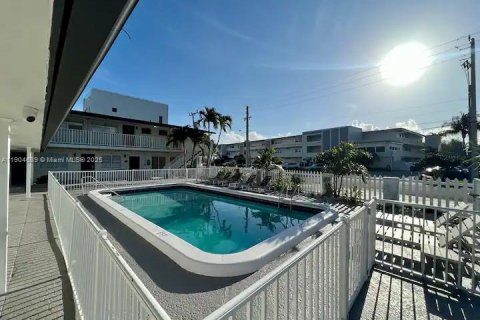 Apartment in Pompano Beach, Florida 1 bedroom, 497.58 sq.m. № 1955128 - photo 5