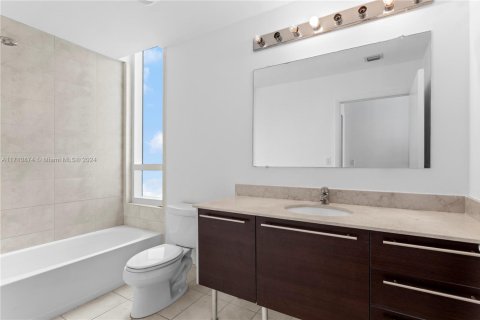 Condominio en venta en Miami, Florida, 2 dormitorios, 130.06 m2 № 1874746 - foto 6