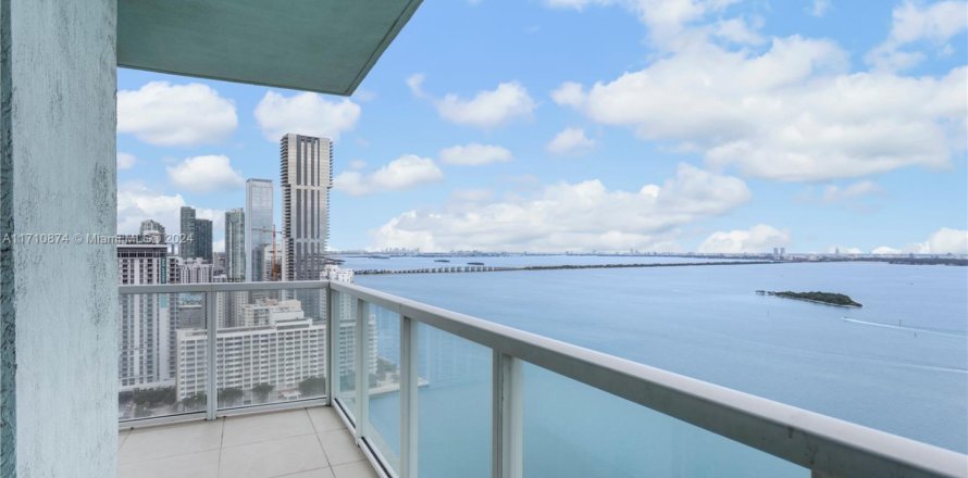 Condominio en Miami, Florida, 2 dormitorios  № 1874746