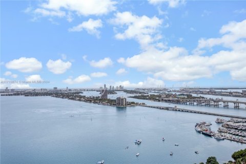 Condominio en venta en Miami, Florida, 2 dormitorios, 130.06 m2 № 1874746 - foto 12