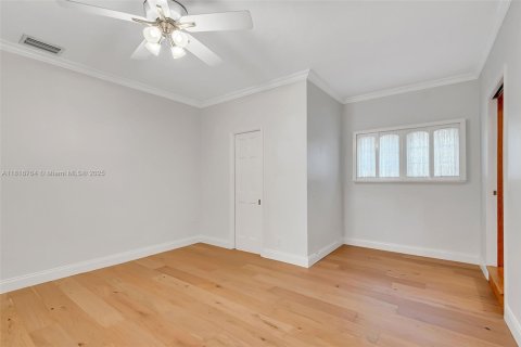 House in Fort Lauderdale, Florida 5 bedrooms, 341.23 sq.m. № 1772423 - photo 20