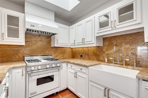 House in Fort Lauderdale, Florida 5 bedrooms, 341.23 sq.m. № 1772423 - photo 10