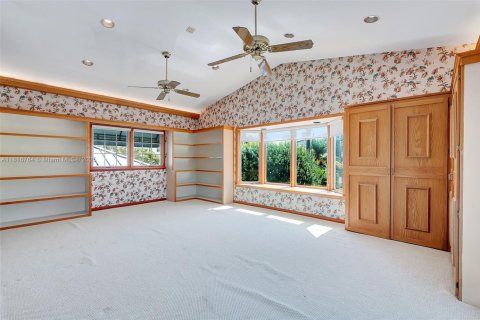 House in Fort Lauderdale, Florida 5 bedrooms, 341.23 sq.m. № 1772423 - photo 23