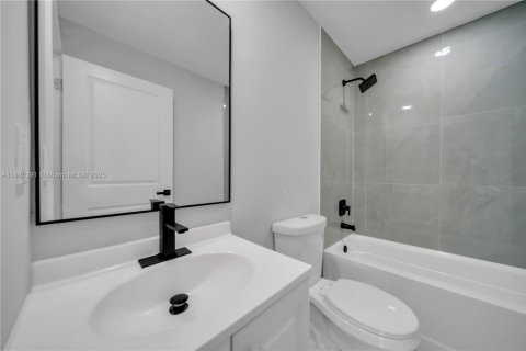 Casa en venta en Lehigh Acres, Florida, 3 dormitorios, 98.29 m2 № 1929049 - foto 11