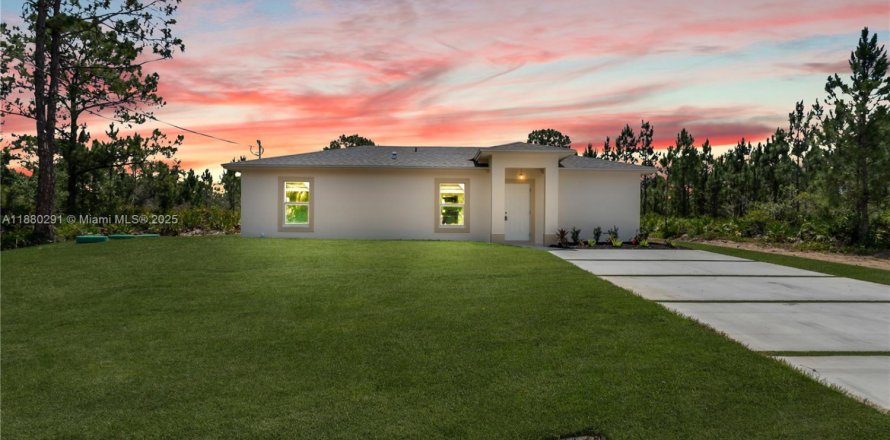 Casa en Lehigh Acres, Florida 3 dormitorios, 98.29 m2 № 1929049