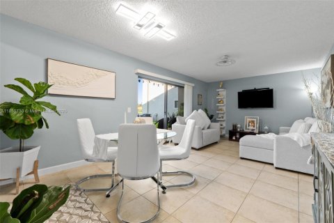 Copropriété à vendre à West Palm Beach, Floride: 2 chambres, 83.98 m2 № 1855049 - photo 9