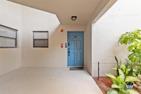 Copropriété à vendre à West Palm Beach, Floride: 2 chambres, 83.98 m2 № 1855049 - photo 3