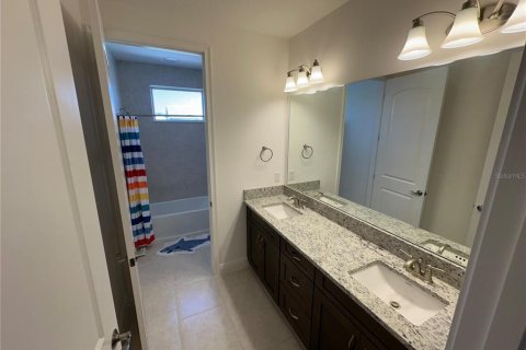 House in Orlando, Florida 4 bedrooms, 295.43 sq.m. № 1904173 - photo 11